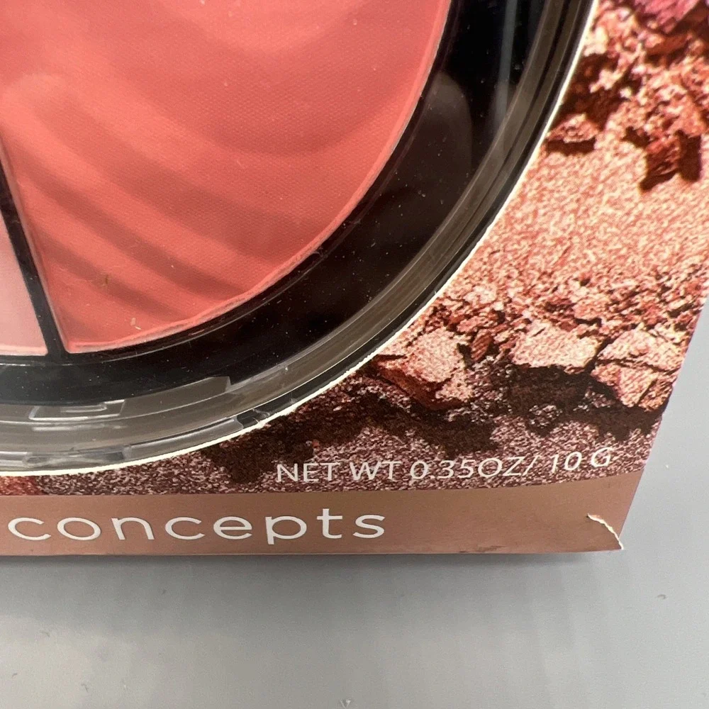 Beauty Concept 4 Shade Blendable Blush Palette/New Sealed.‎